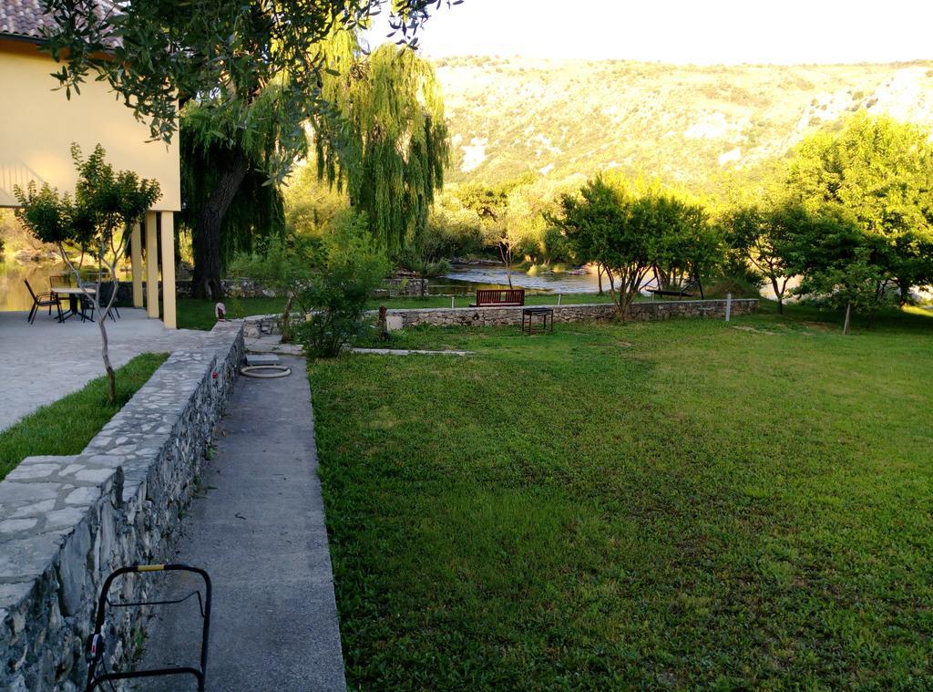 River House Buna *